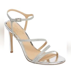 Badgley Mischka Maddison Silglt heels Sundals metallic silver closure at ankle 6